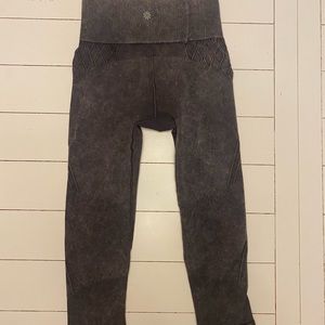 Athleta Recharge Sun Faded Gray Leggings- Size Medium
